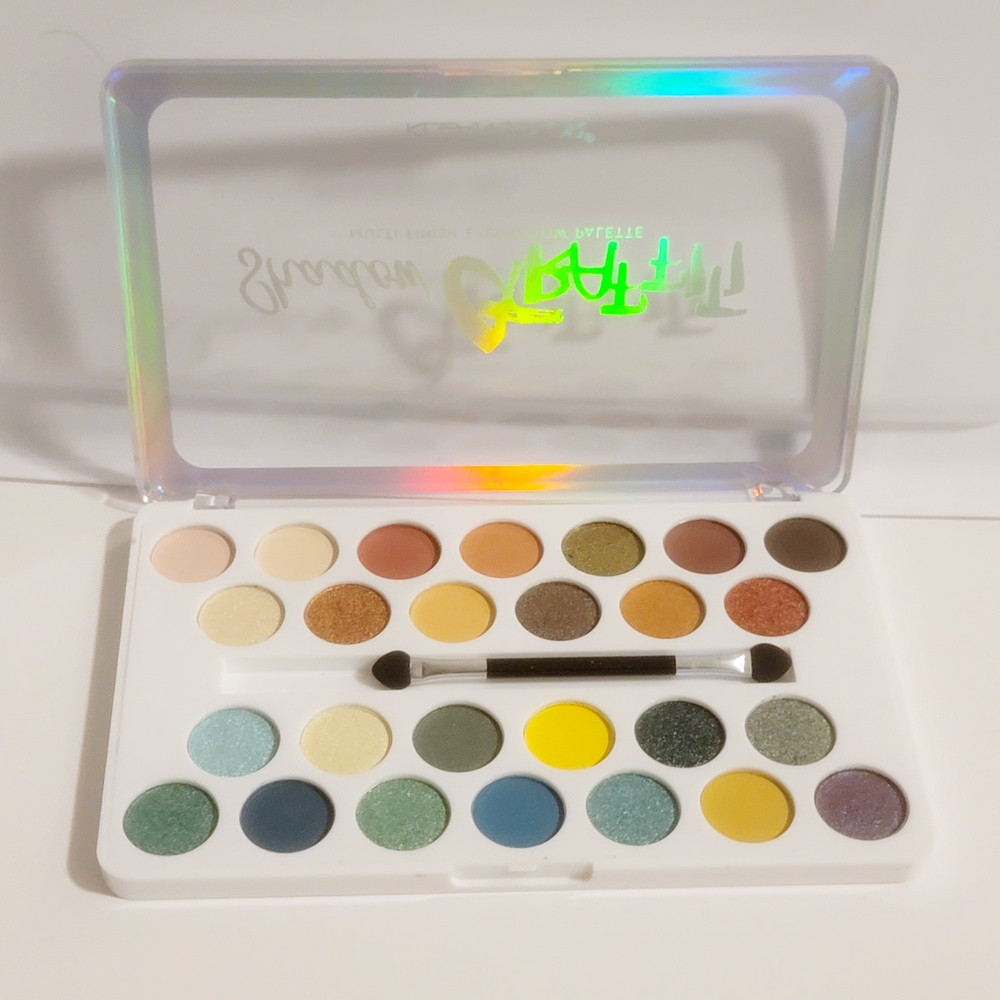 KleanColor Shadow Graffiti Scribbled Eyeshadow Palette 26 shades Green Makeup